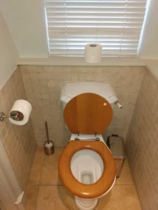 BATHROOM CLEANING SERVICES LONDON